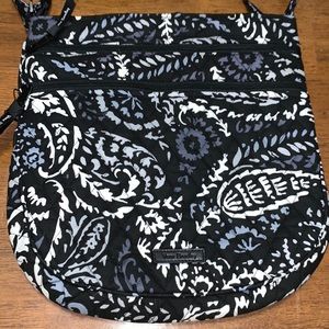 New Vera Bradley Trio Zip hipster- paisley Noir purse
